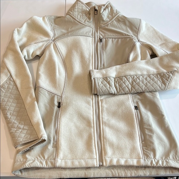 Athleta Jackets & Blazers - Athleta Cream Ski Jacket with Quilted Sleeves‎ and Stand-Up Collar - small